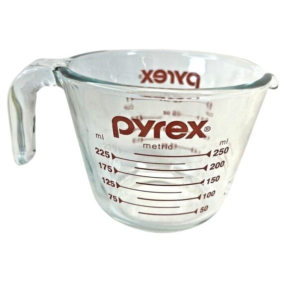 Pyrex 1 Cup/8 Oz/250 Ml Glass Measuring Cup With Red Lettering Made In USA - Picture 1 of 6